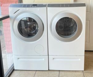 Miele Front-Load Washer and Dryer Set