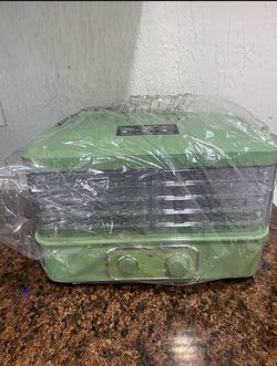 Food dehydrator machine