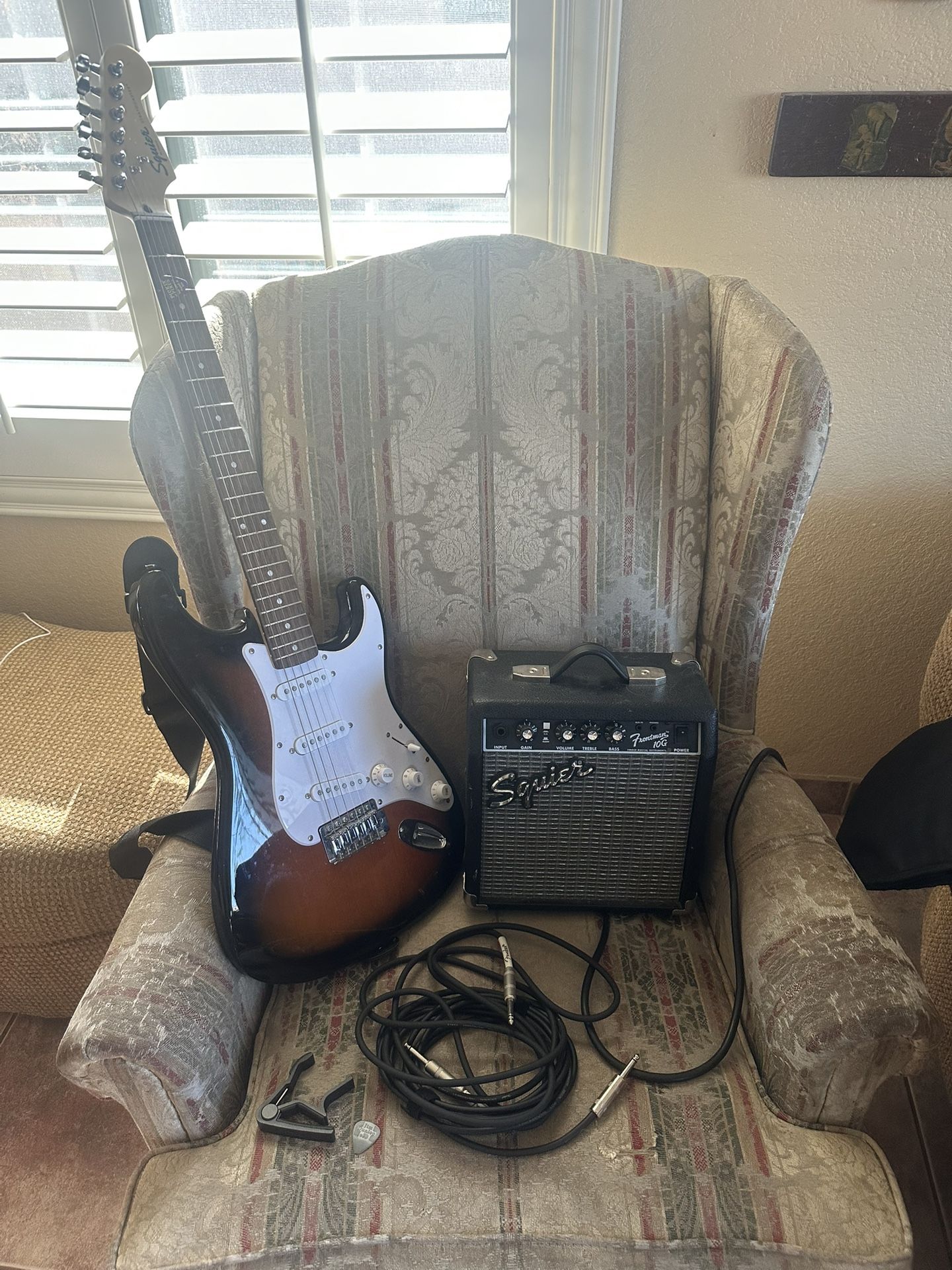 Stratocaster Guitar With Amp