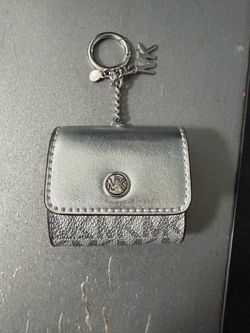MK AirPod holder