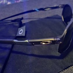 Oakley Trajectory Shades With Polorized Lenses