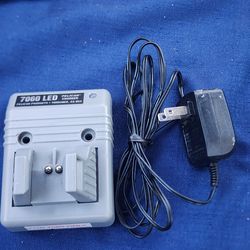 Pelican 7060 / 7070 Deck/Dash Charger Base & Charging cord