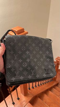 Men’s Louis Vuitton bag