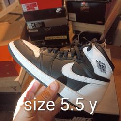 Jordan 1 Black White 