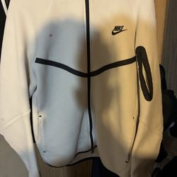 White Nike Tech