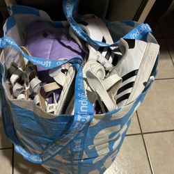 Bolsa De Ropa Para Miña Size 7/8 Buenas Conditioned Y 4 Pares De Zapatos 