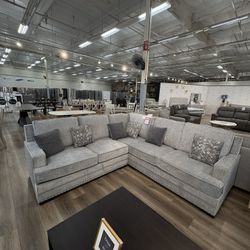 NEW LIGHT GRAY FABRIC SECTIONAL WITH ACCENT PILLOWS 