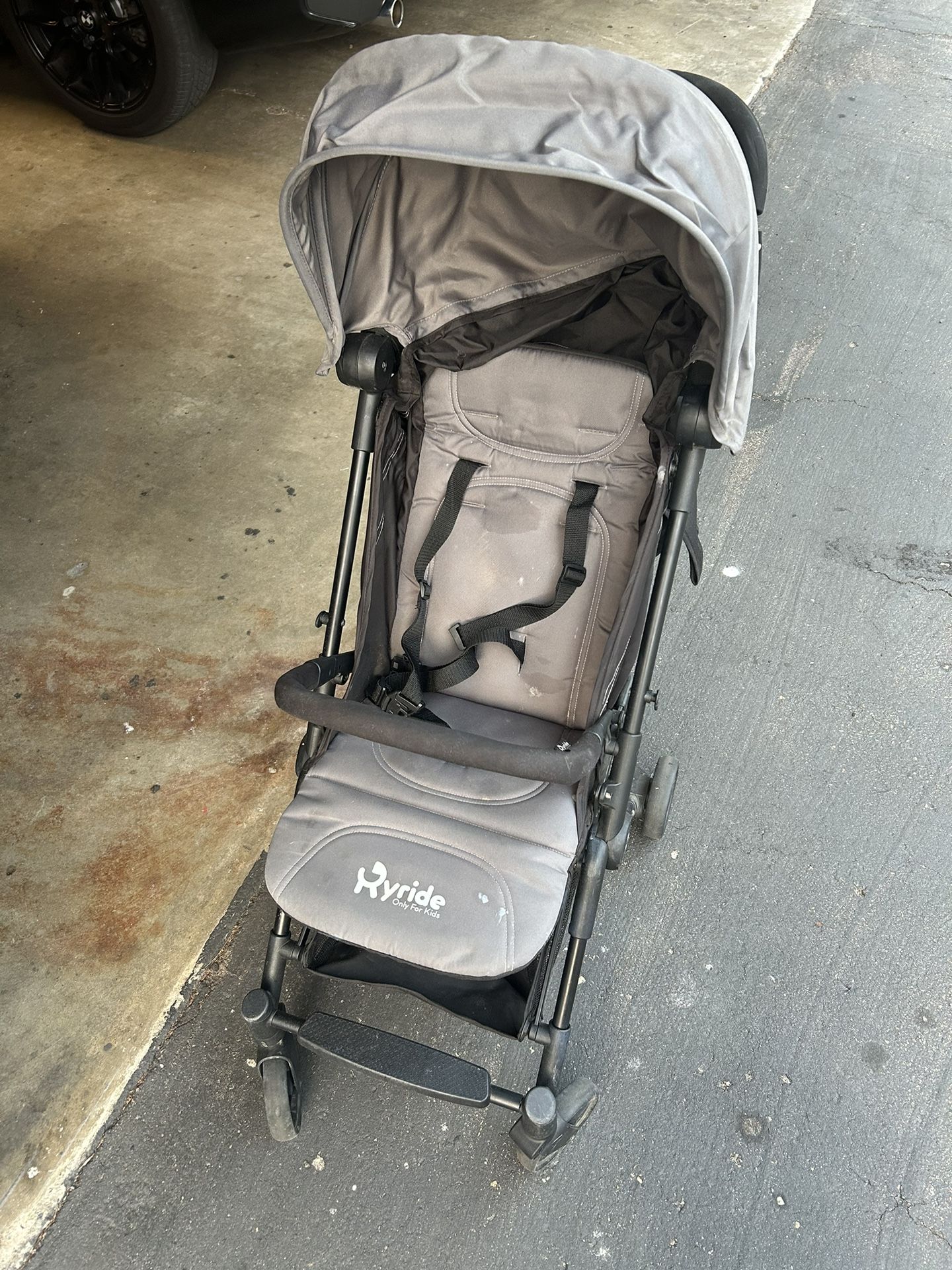 Stroller Easily Foldable