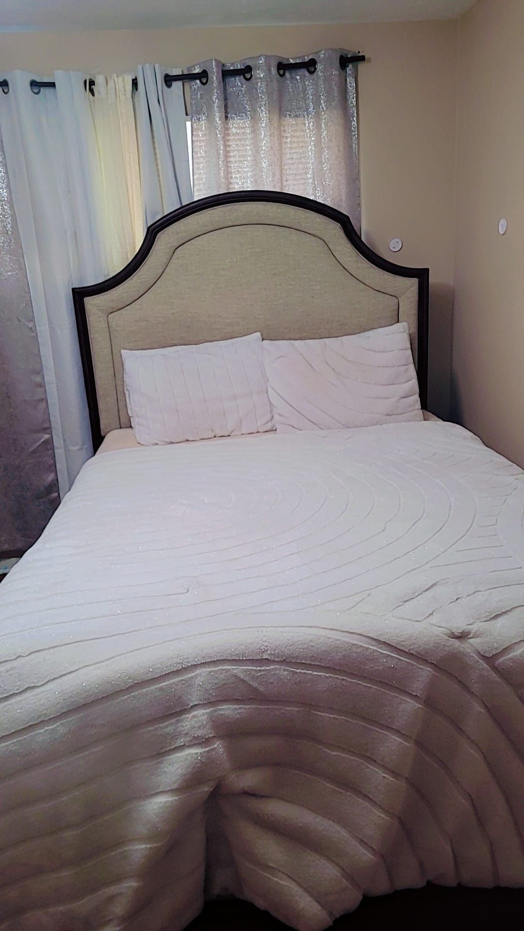 Elegant Queen/Full-Size Bed Frame with Upholstered Headboard