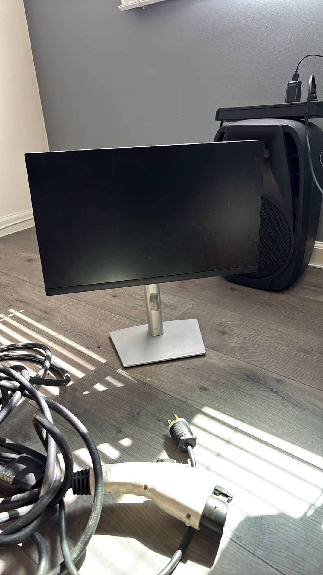 Dell monitor, Comes With Cord