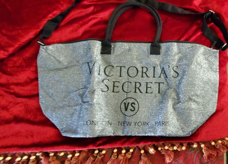 Victoria Secret Silver Shimmer Carry All Bag Nwot