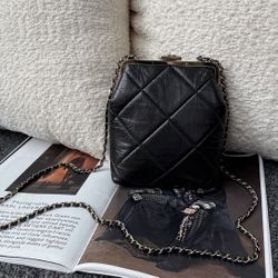 Chanel CC Kisslovk Bag
