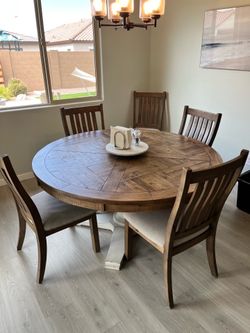 Round Wood Dining table