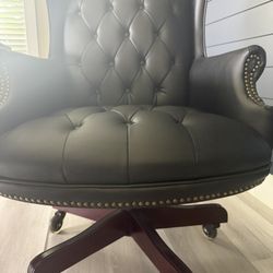Black Executive Desk Chair