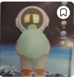 Spaceman With Globe Bluetooth Speaker