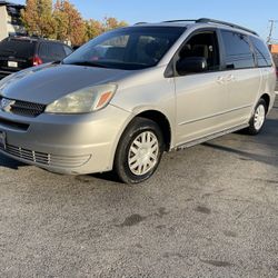 2004 Toyota Sienna Le 