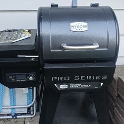 Pit Boss Brand New Pellet Smoker..never Used 
