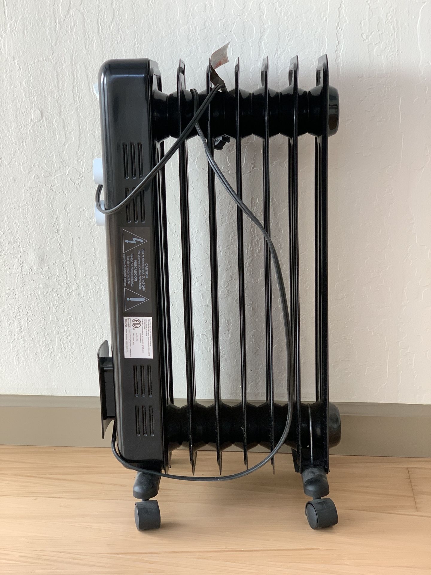 PELONIS Electric Oil-Filled Radiator Heater (Model HO-0279) 