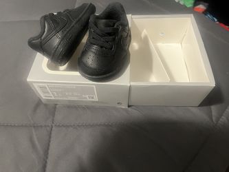 Baby’s Black Air Force 1 Size 1c $35 New Condition! Worn Once.. (Black & White Nikes Size 3c $45)