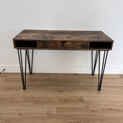 Wooden Desk With drawers 