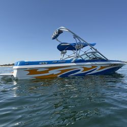 Wakeboard Boat 