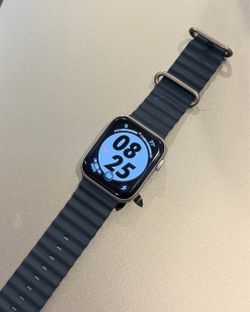 Apple Watch SE 2nd Gen 44mm GPS + Cellular – 93% Battery