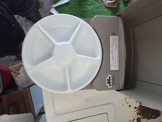 Pet feeder