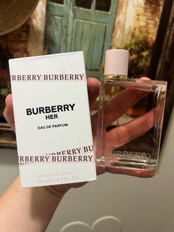 BURBERRY HER Eau De Parfum Spray 3.3 oz