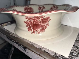 VTG PORCELAIN PEDESTAL BOWL/ COMPOTE IVORY/RED FRUIT MOTIF
