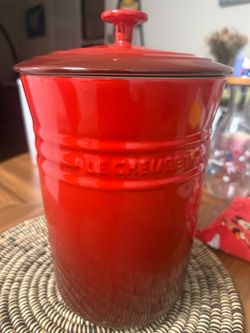 Le Creuset canister