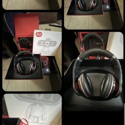 Beats By Dr Dre Headphones and Speaker Stand Bundle. Tested Working Good