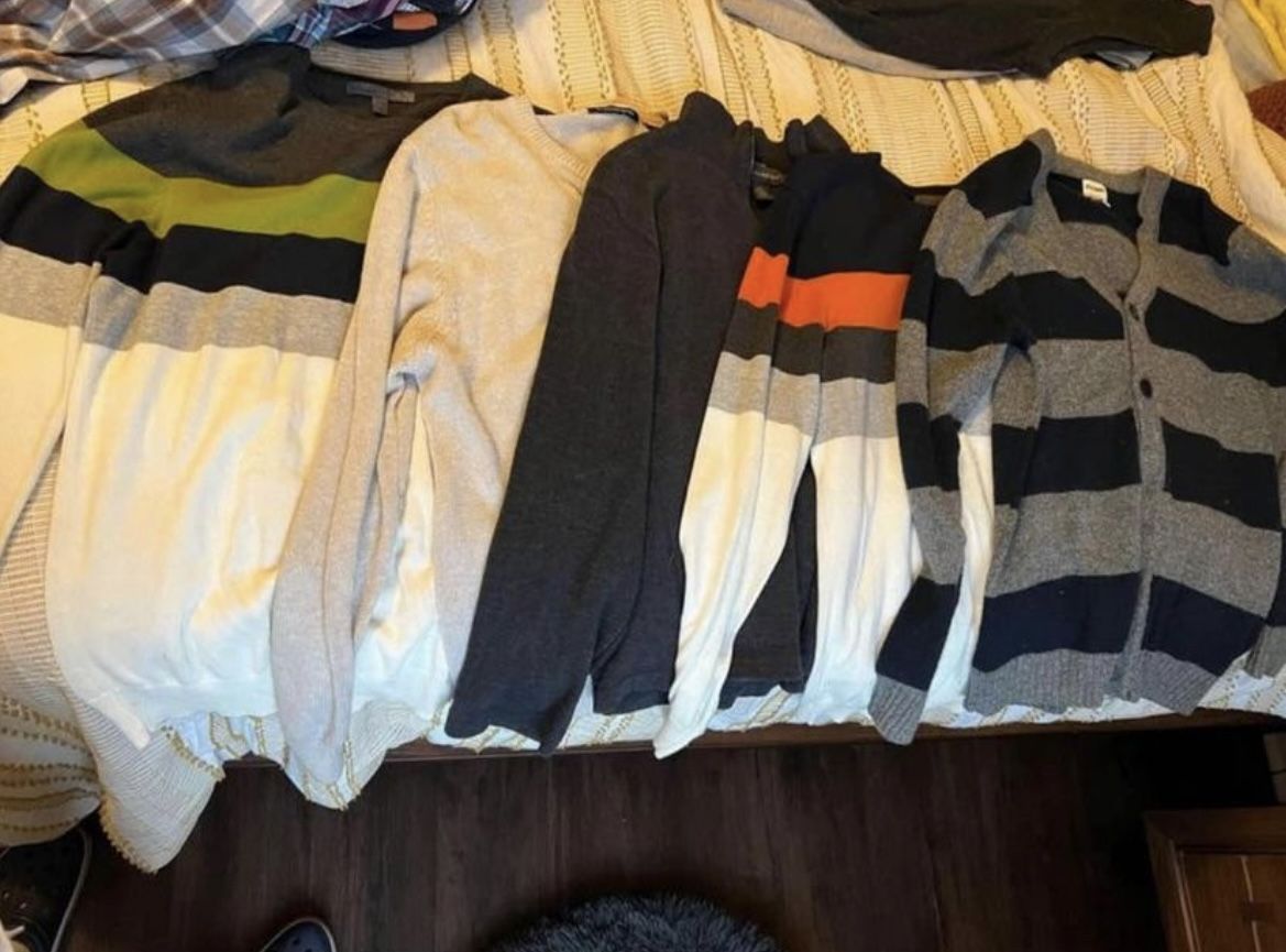 Men’s Medium Tops (15 Pieces)