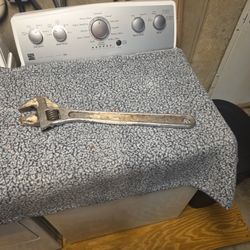 24" Adjustable Wrench (Heavy-duty)