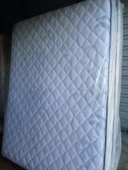 Serta Perfect Sleeper Queen Mattress Set