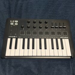 Arturia Minilab 3