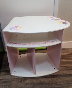 Hello Kitty Table