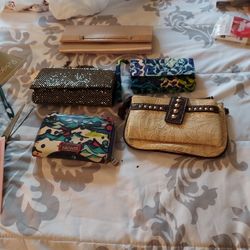 VARIES  CLUTCH PURSES  VERA BRADLEY  SAKROOTS JESSICA  MCCLINTOCK NEW PURSES 5 FOR  $40.00 