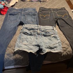 2 Levi’s and hollister jeans 1 GAP shorts for teens 12 years
