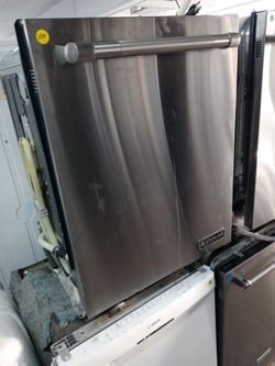 Jenn-Air stainless steel dishwasher with stainless tub - Free delivery