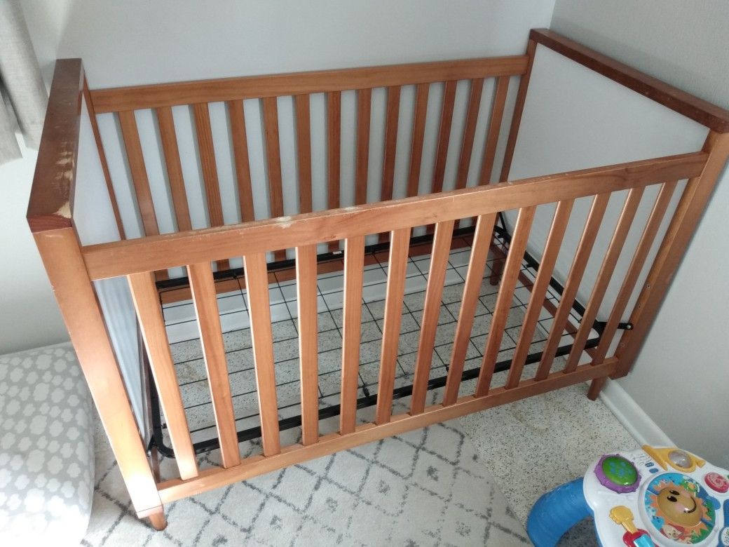 Free Crib/Toddler Bed