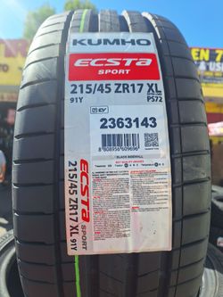 Kumho Ecsta Sport 215/45ZR17 XL Tire