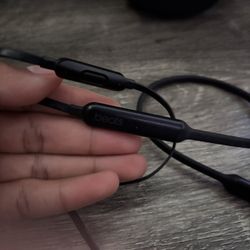 Beats Over Neck Bluetooth 