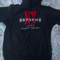 Supreme Hoodie