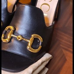 Gucci Women's slide sandal with Horsebit