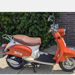 2023 Wolfe Scooter,,,A MUST SEE,,,497 TOTAL MILES.....Still BRAND NEW,,,with. NO SHIPPING CHARGES......