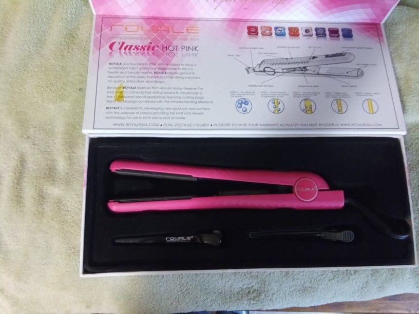 Ceramic Hair Flat Iron. 