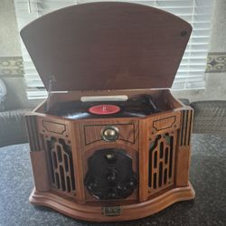 Thomas Pacconi Classics Millennium Series Turntable Record Player TPC-MSE-700-B.