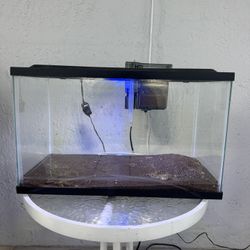 Se Vende Acuario De 5 Galones 