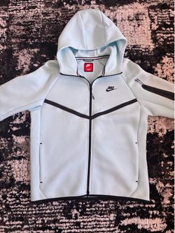blue nike tech