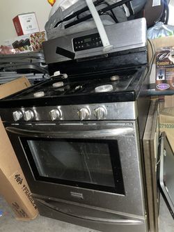 Frigidaire Stove
